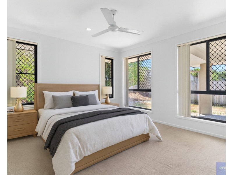 6 Stoneleigh Way, Holmview QLD 4207