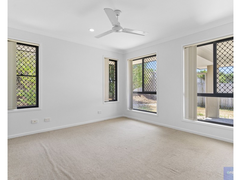 6 Stoneleigh Way, Holmview QLD 4207