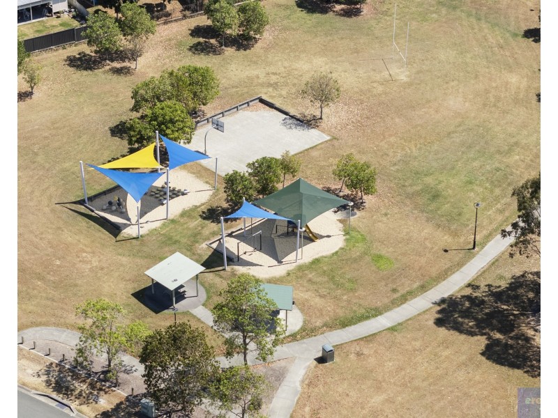 6 Stoneleigh Way, Holmview QLD 4207