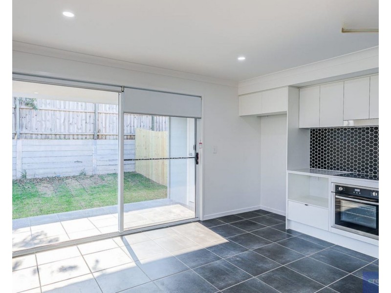 2/118 Pierro Place, Logan Reserve QLD 4133