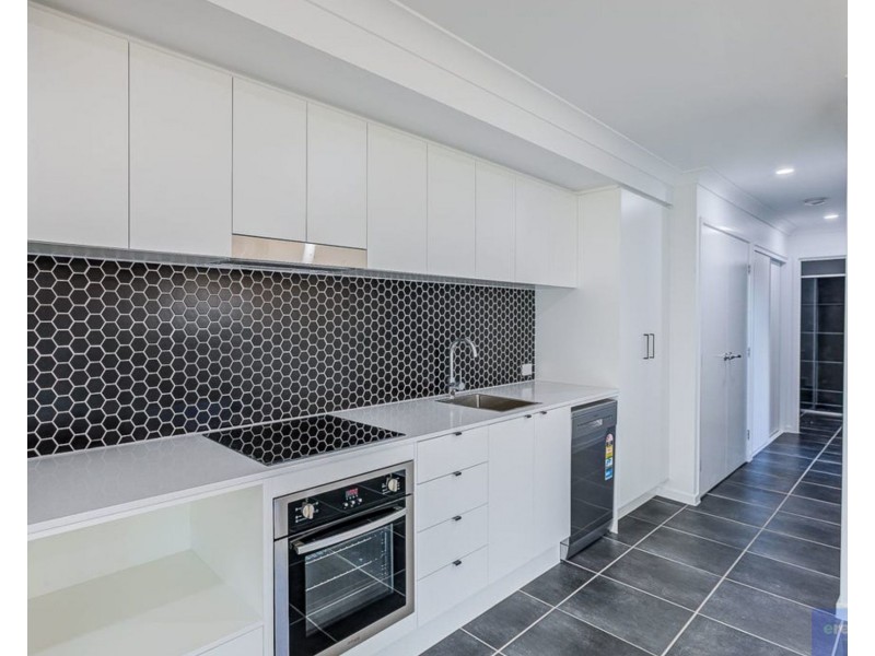 2/118 Pierro Place, Logan Reserve QLD 4133