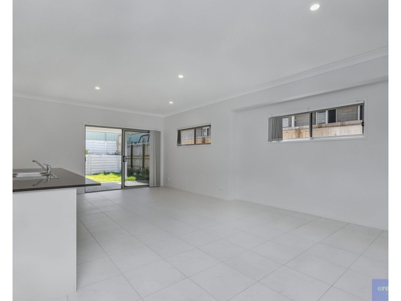 18  Raven Court, Park Ridge QLD 4125