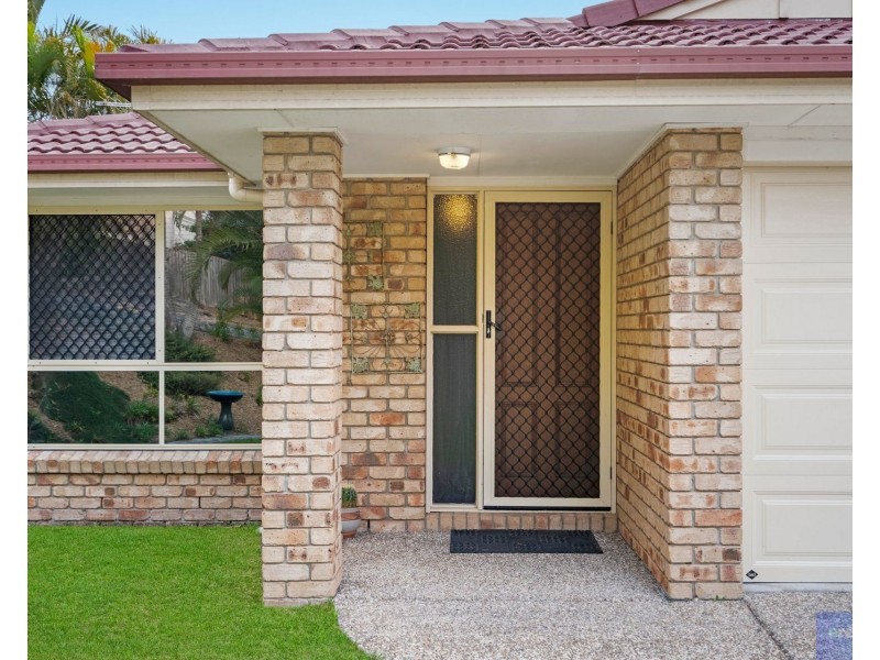 16 Tavuzzi Terrace, Edens Landing QLD 4207