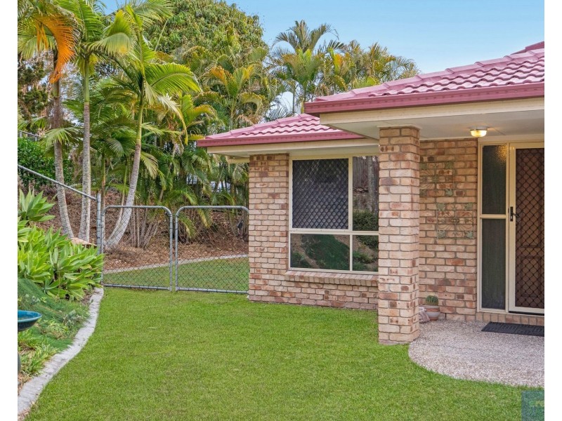 16 Tavuzzi Terrace, Edens Landing QLD 4207