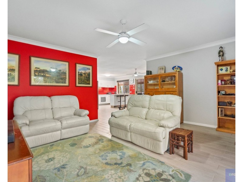 16 Tavuzzi Terrace, Edens Landing QLD 4207