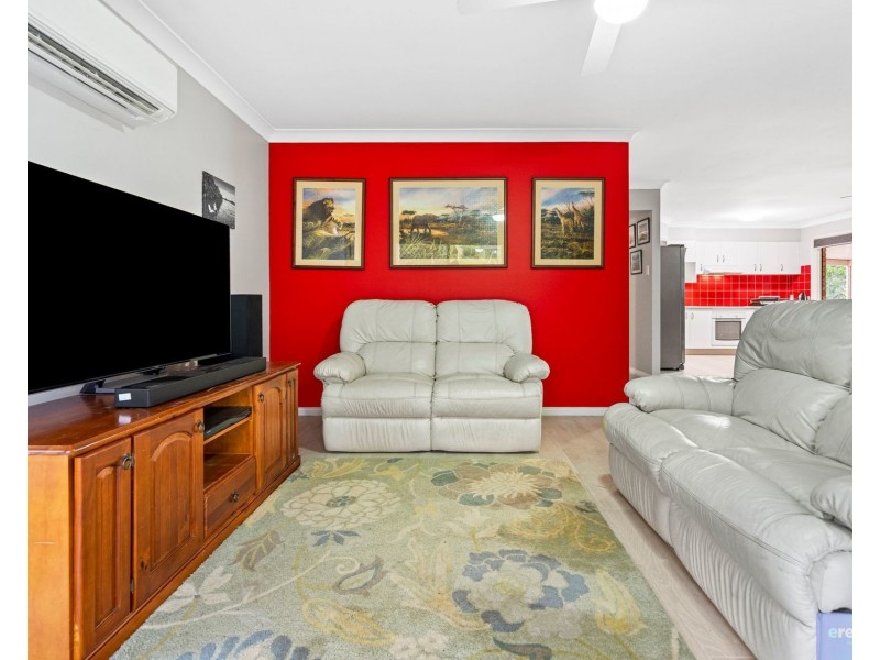 16 Tavuzzi Terrace, Edens Landing QLD 4207