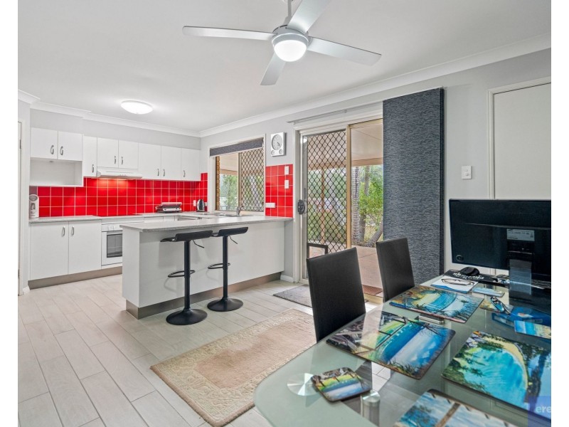 16 Tavuzzi Terrace, Edens Landing QLD 4207