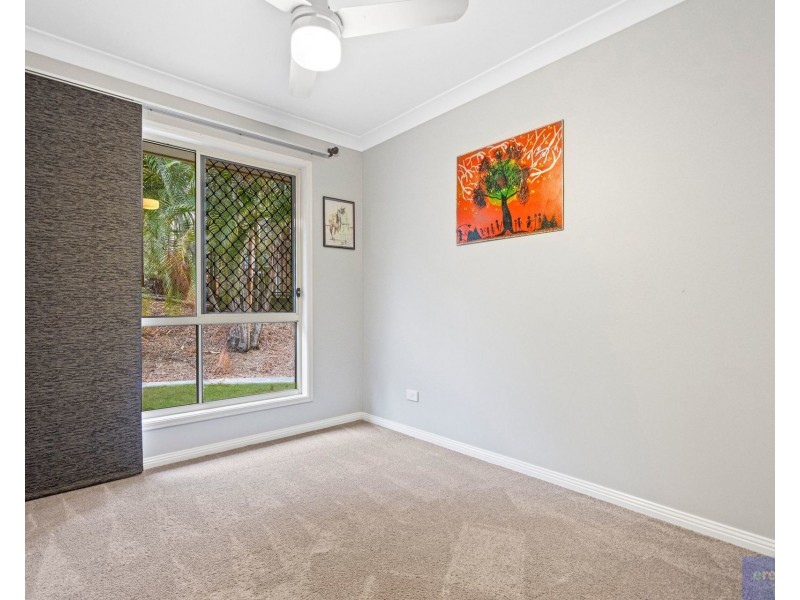 16 Tavuzzi Terrace, Edens Landing QLD 4207