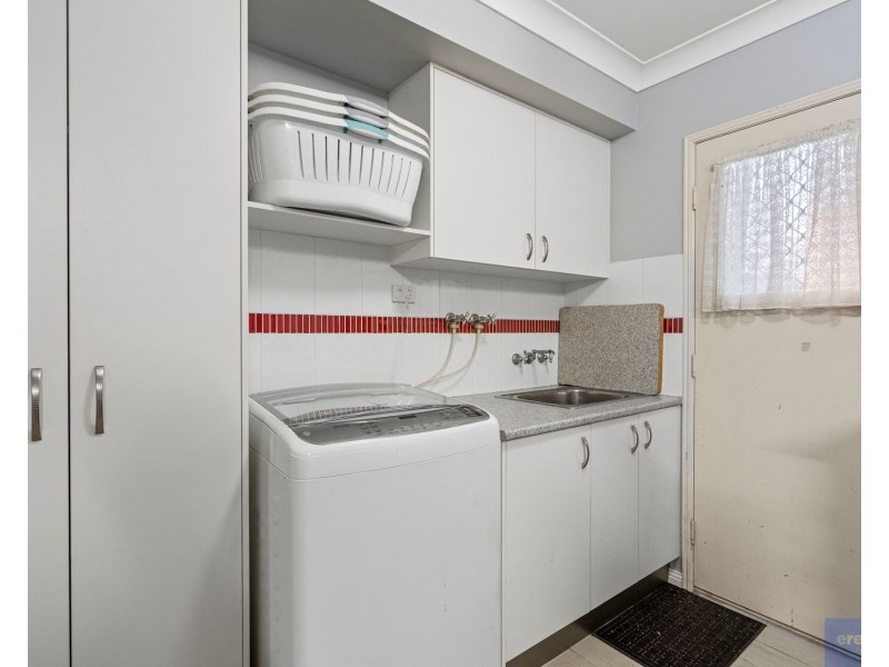 16 Tavuzzi Terrace, Edens Landing QLD 4207
