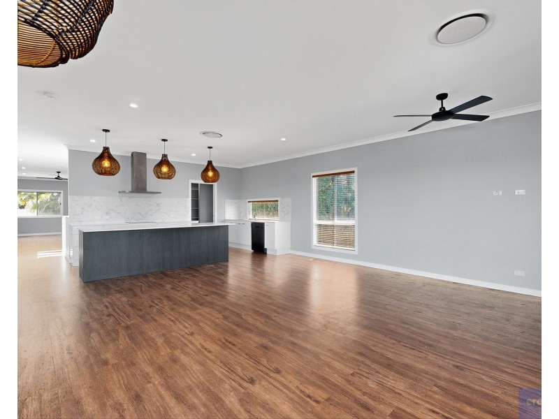18 Jarvis Street, Holmview QLD 4207