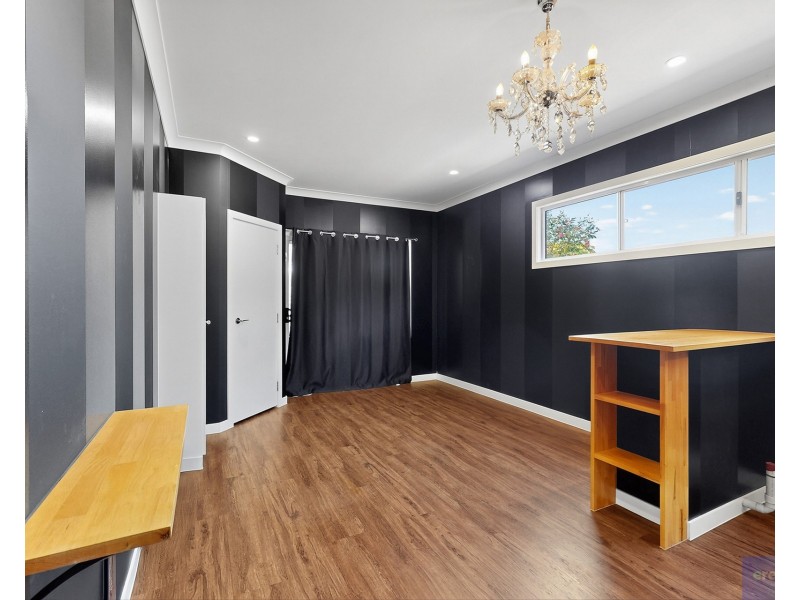 18 Jarvis Street, Holmview QLD 4207