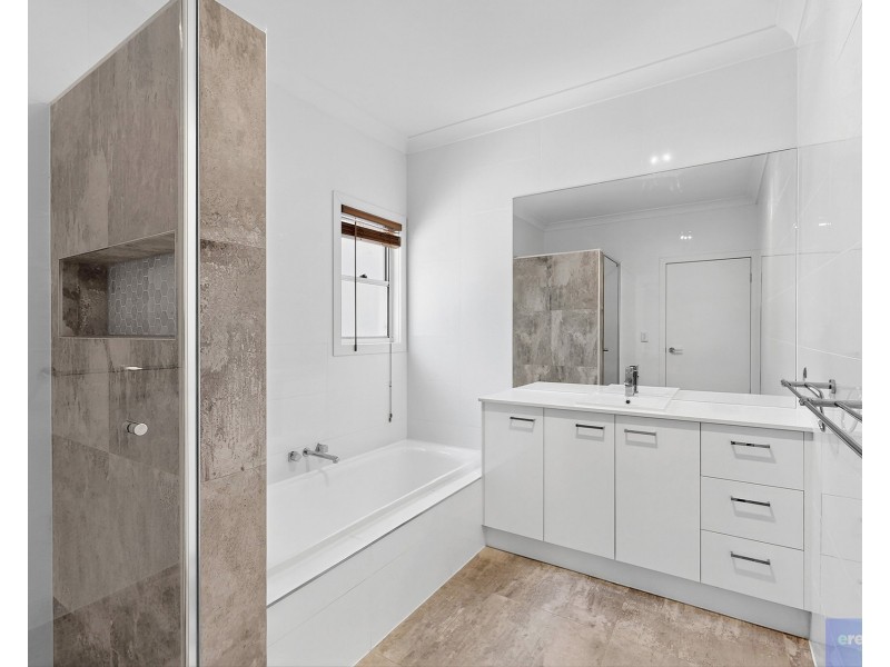 18 Jarvis Street, Holmview QLD 4207