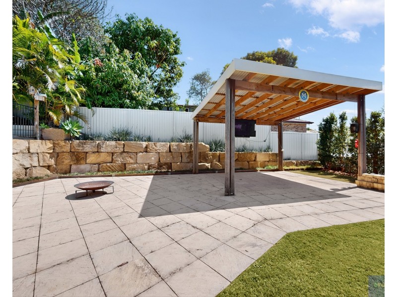 18 Jarvis Street, Holmview QLD 4207