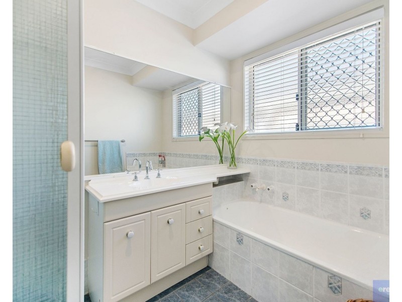 4 Silverash Street, Oxenford QLD 4210