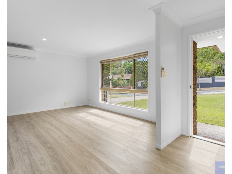 32 Leighton Drive, Edens Landing QLD 4207