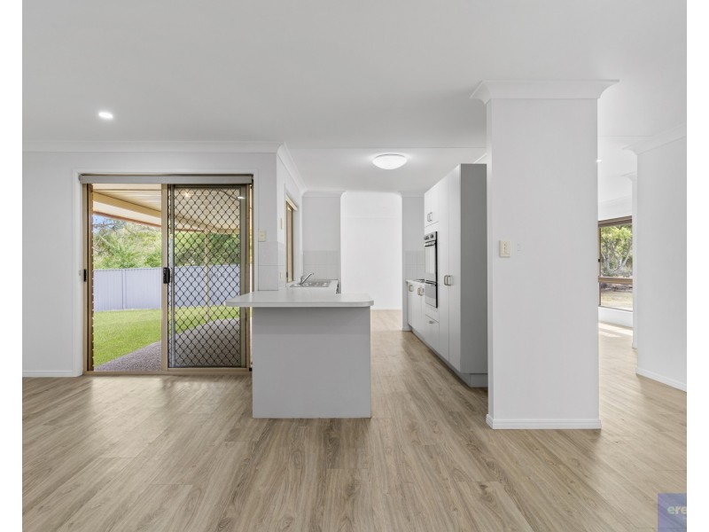 32 Leighton Drive, Edens Landing QLD 4207