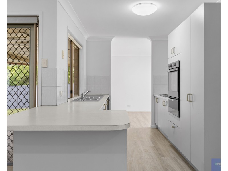 32 Leighton Drive, Edens Landing QLD 4207