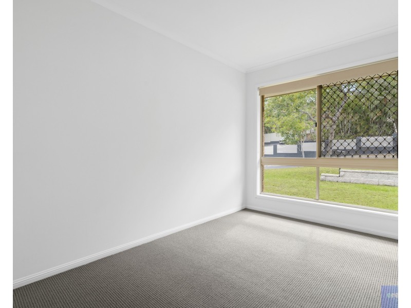 32 Leighton Drive, Edens Landing QLD 4207