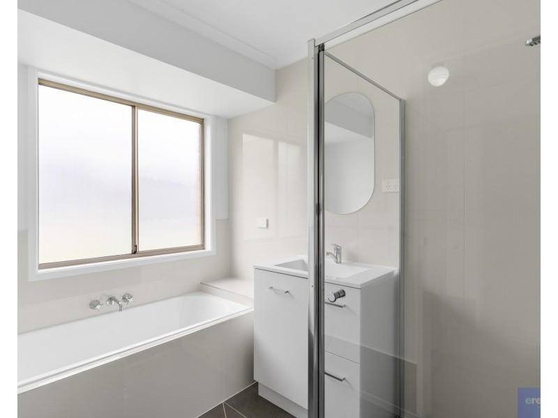 32 Leighton Drive, Edens Landing QLD 4207