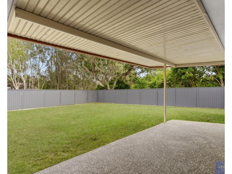 32 Leighton Drive, Edens Landing QLD 4207