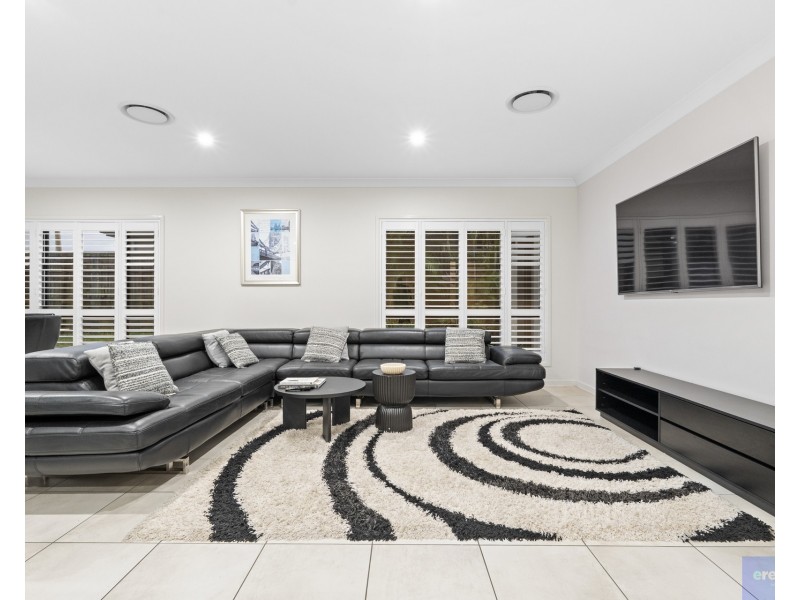 31 Ravensbourne Circuit, Waterford QLD 4133