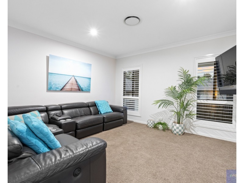 31 Ravensbourne Circuit, Waterford QLD 4133
