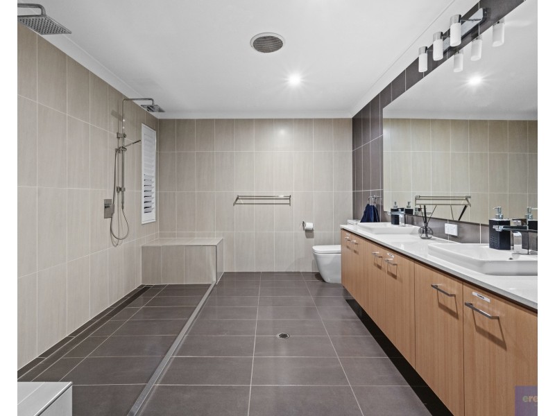 31 Ravensbourne Circuit, Waterford QLD 4133