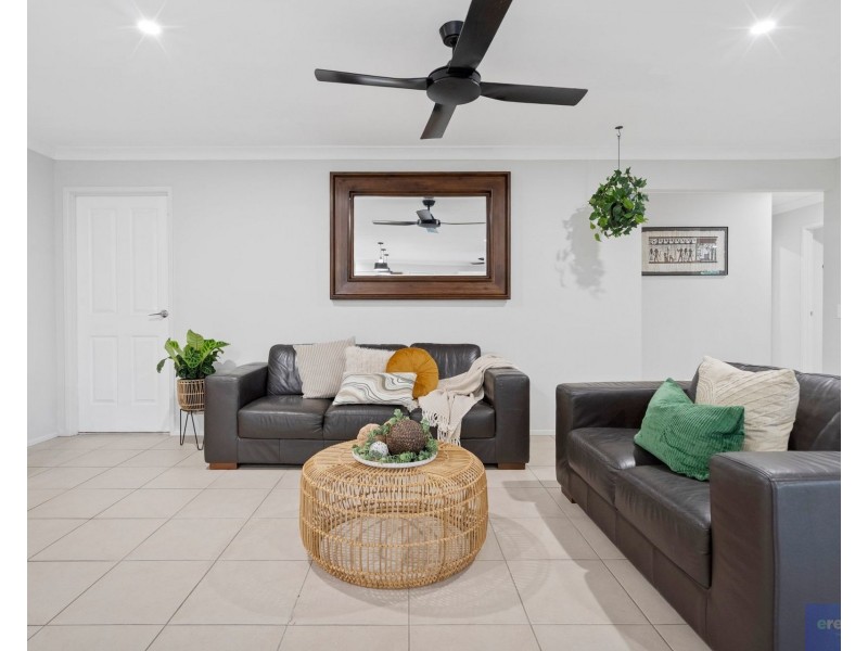 12 Kakadu Street, Parkinson QLD 4115