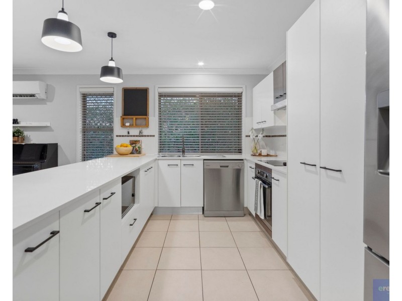 12 Kakadu Street, Parkinson QLD 4115