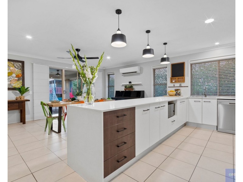 12 Kakadu Street, Parkinson QLD 4115