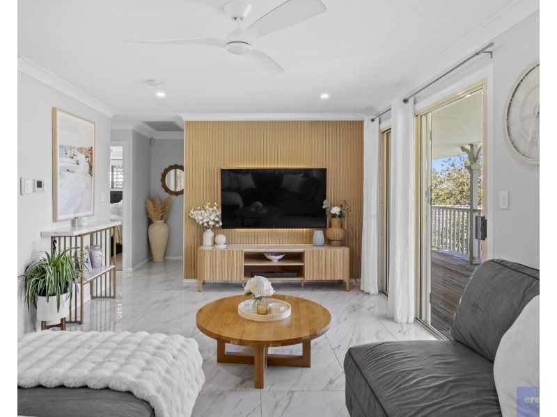 5 Hillside Crescent, Edens Landing QLD 4207