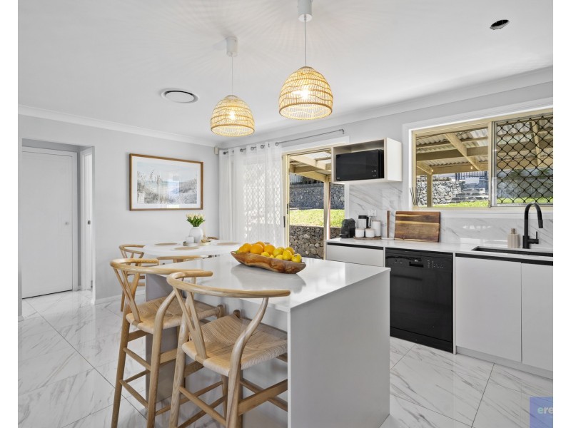5 Hillside Crescent, Edens Landing QLD 4207