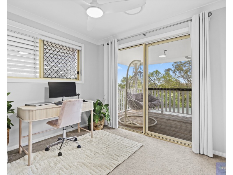 5 Hillside Crescent, Edens Landing QLD 4207