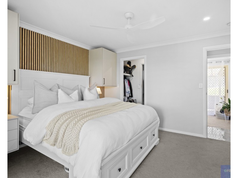 5 Hillside Crescent, Edens Landing QLD 4207