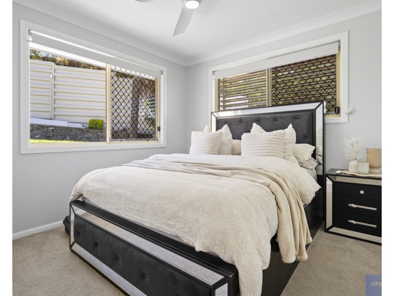 5 Hillside Crescent, Edens Landing QLD 4207