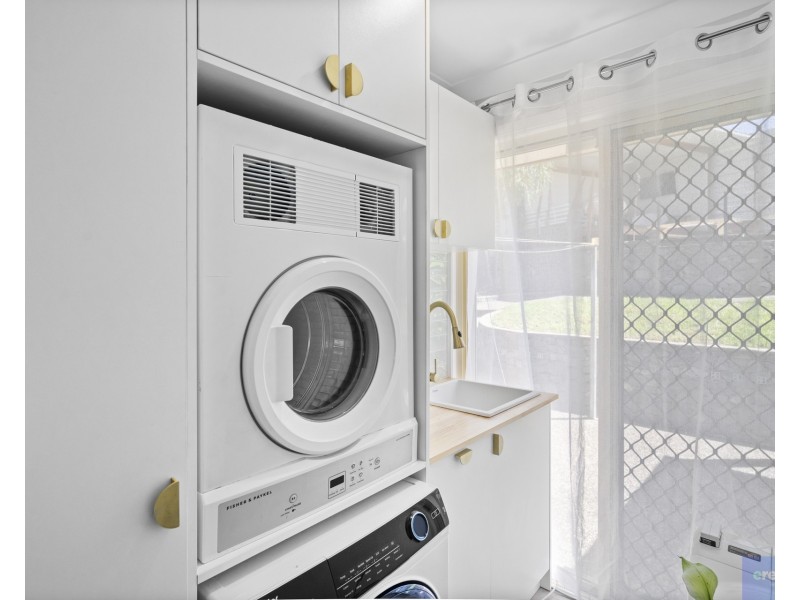 5 Hillside Crescent, Edens Landing QLD 4207