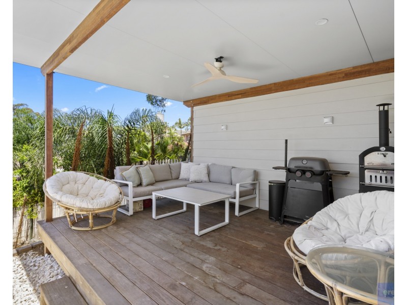 5 Hillside Crescent, Edens Landing QLD 4207
