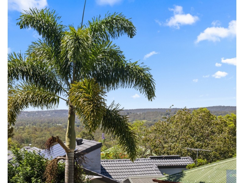 5 Hillside Crescent, Edens Landing QLD 4207