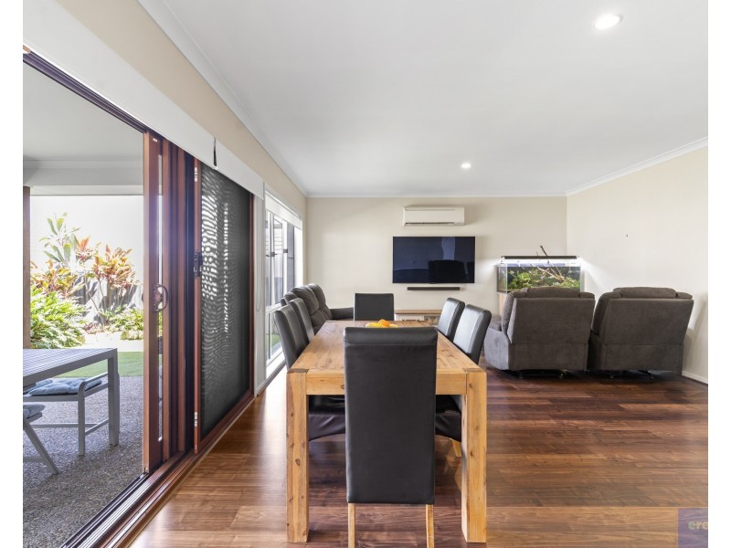 60 Ridgevale Boulevard, Holmview QLD 4207