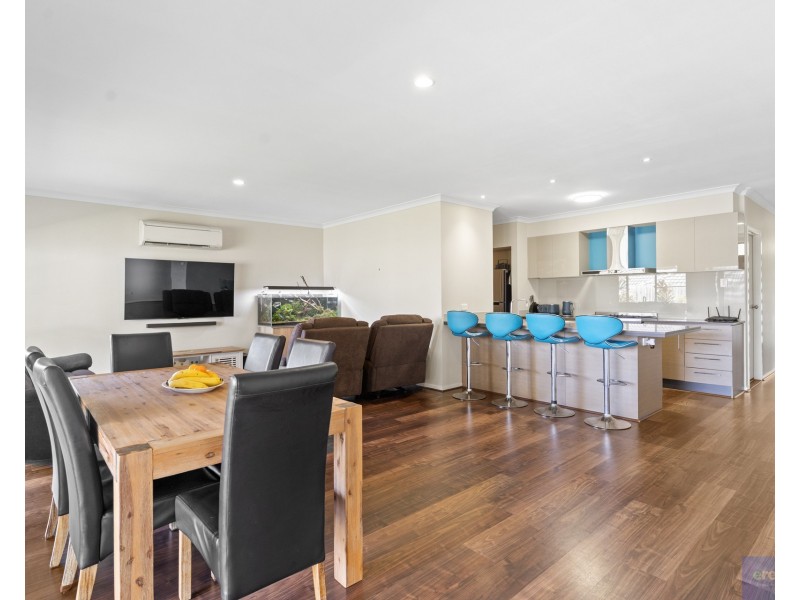 60 Ridgevale Boulevard, Holmview QLD 4207