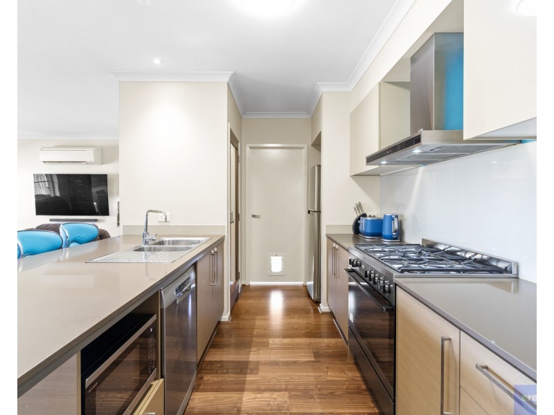 60 Ridgevale Boulevard, Holmview QLD 4207