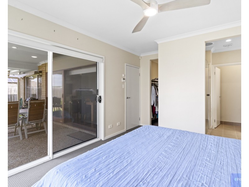 60 Ridgevale Boulevard, Holmview QLD 4207