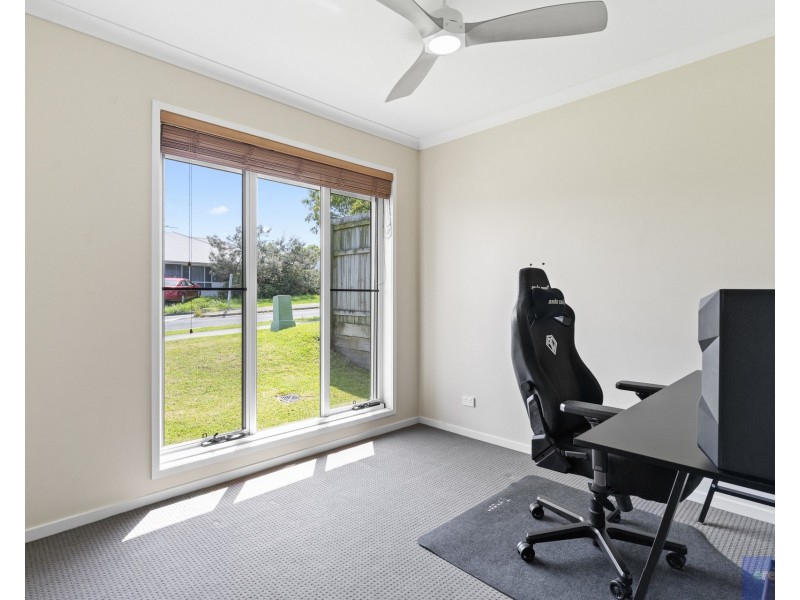 60 Ridgevale Boulevard, Holmview QLD 4207