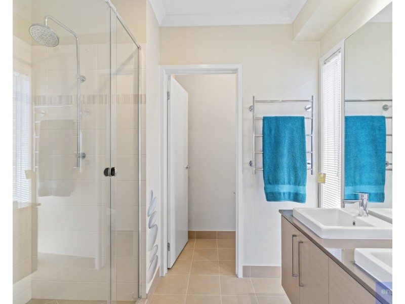 60 Ridgevale Boulevard, Holmview QLD 4207