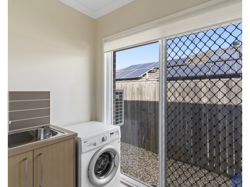 60 Ridgevale Boulevard, Holmview QLD 4207