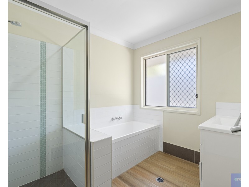16 Vista Circuit, Bahrs Scrub QLD 4207