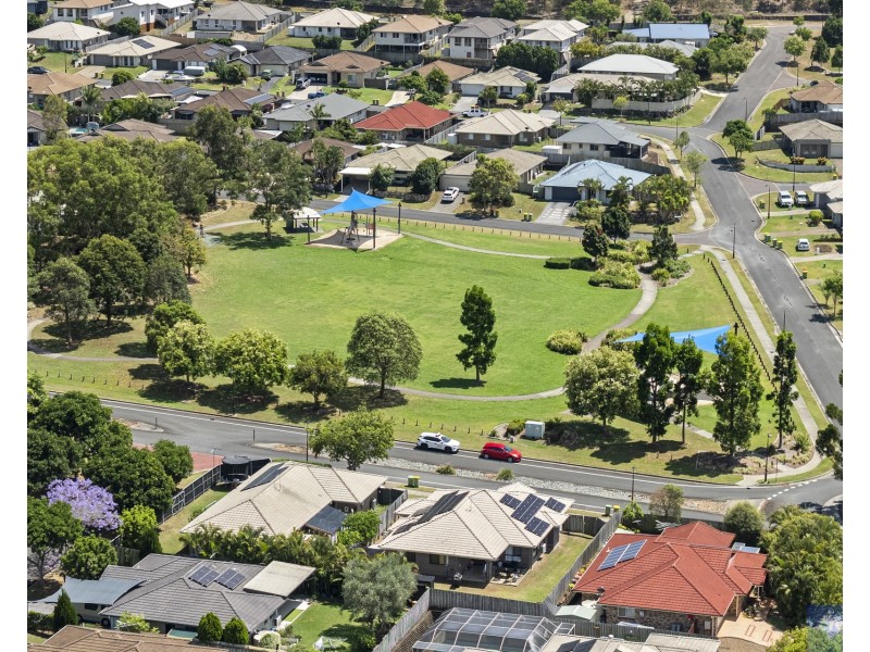16 Vista Circuit, Bahrs Scrub QLD 4207