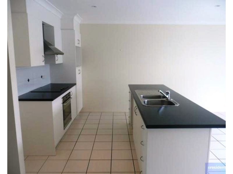 4/17 Park Esplanade, Coomera QLD 4209
