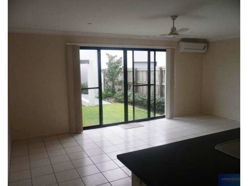 4/17 Park Esplanade, Coomera QLD 4209