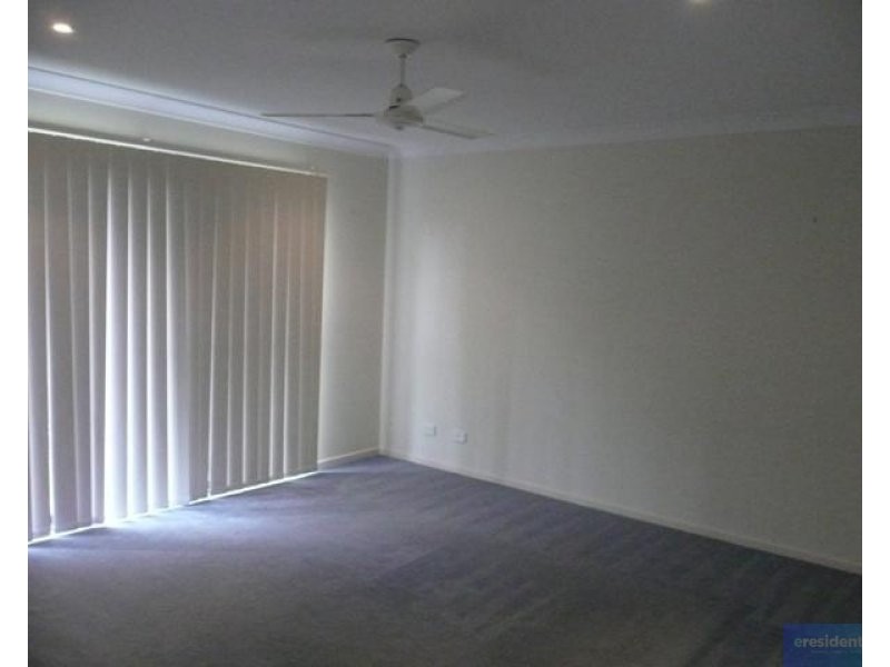 4/17 Park Esplanade, Coomera QLD 4209